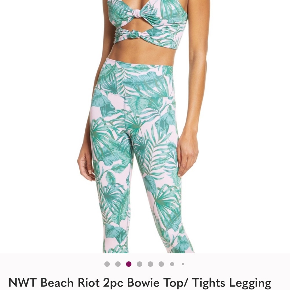 BEACH RIOT LEGGINGS ONLY
